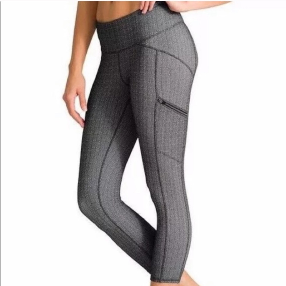 Athleta Static Drifter Crops